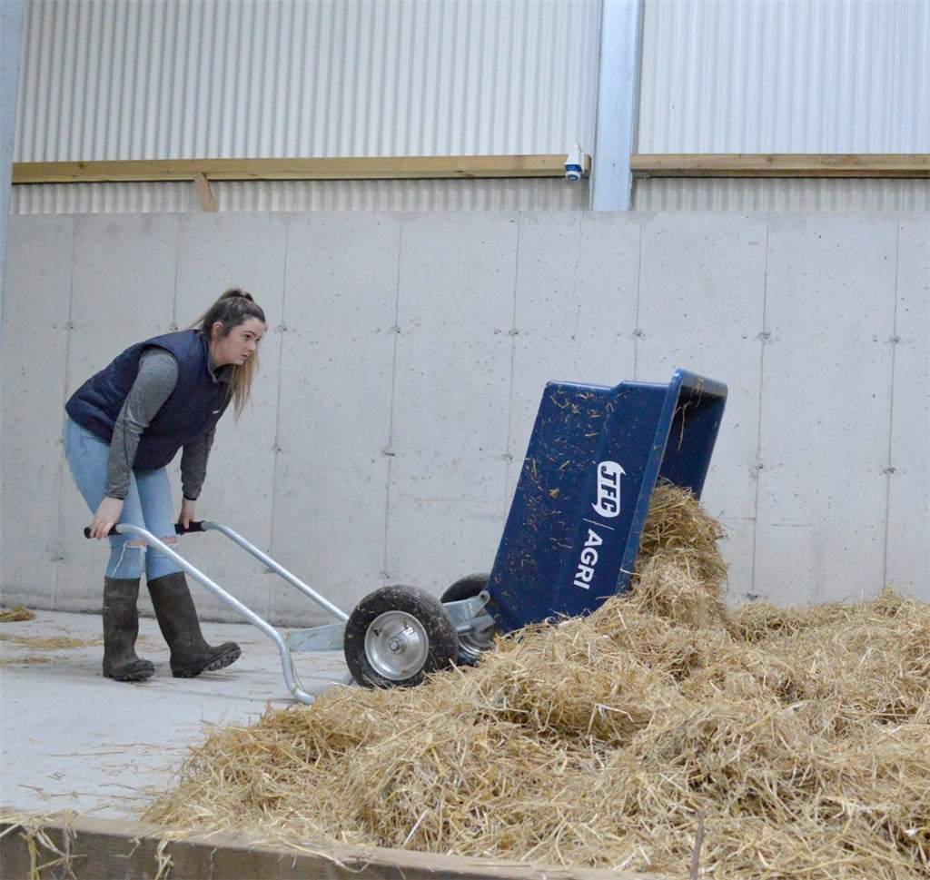 Brouette basculante bleue 250 L avec double roues pneumatiques résistante